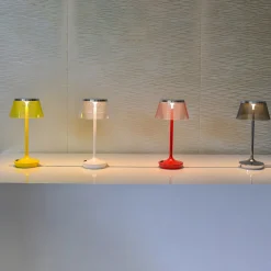Aluminor La Petite Lampe-LED-pöytälamppu keltainen