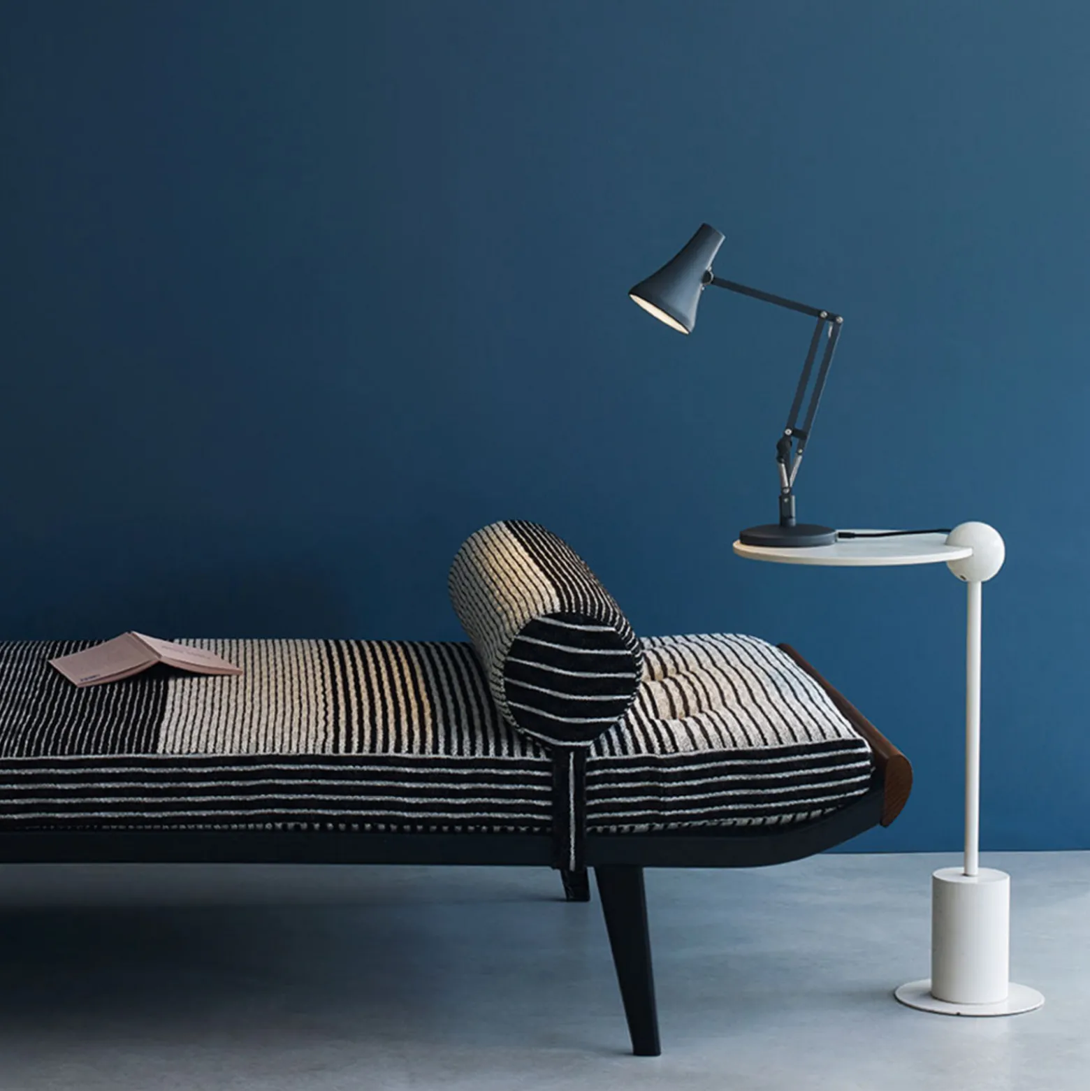 Anglepoise 90 Mini Mini LED-pöytälamppu teräs sininen