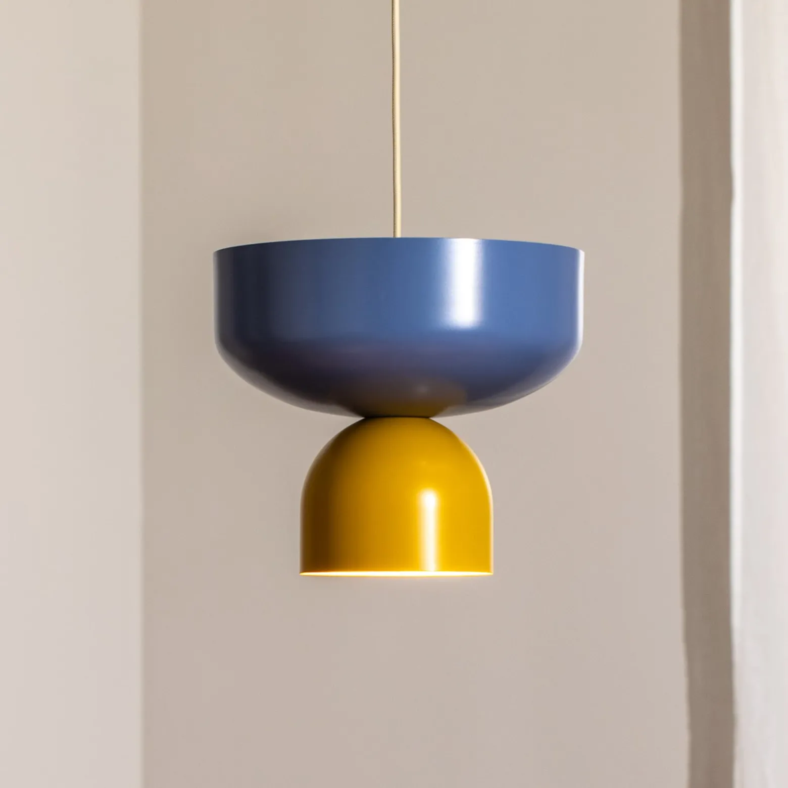 Api-riippuvalaisin, keltainen/sininen, Ø 30 cm, metalli