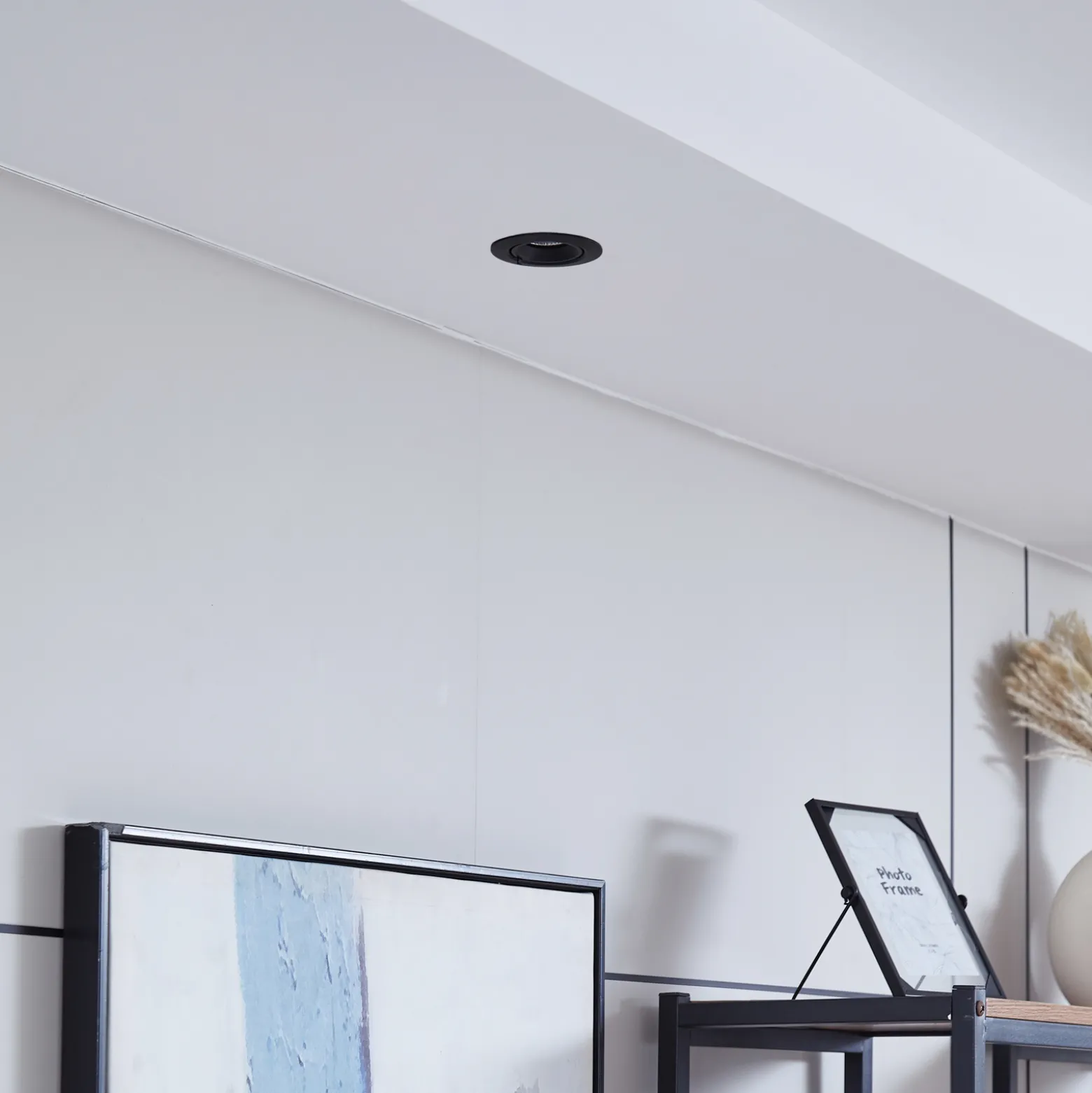 Arcchio Harcos LED-alasvalo, musta, Ø 8 cm, 4 000K
