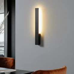 Arcchio Ivano LED-seinävalaisin, 42,5 cm, musta, metallia