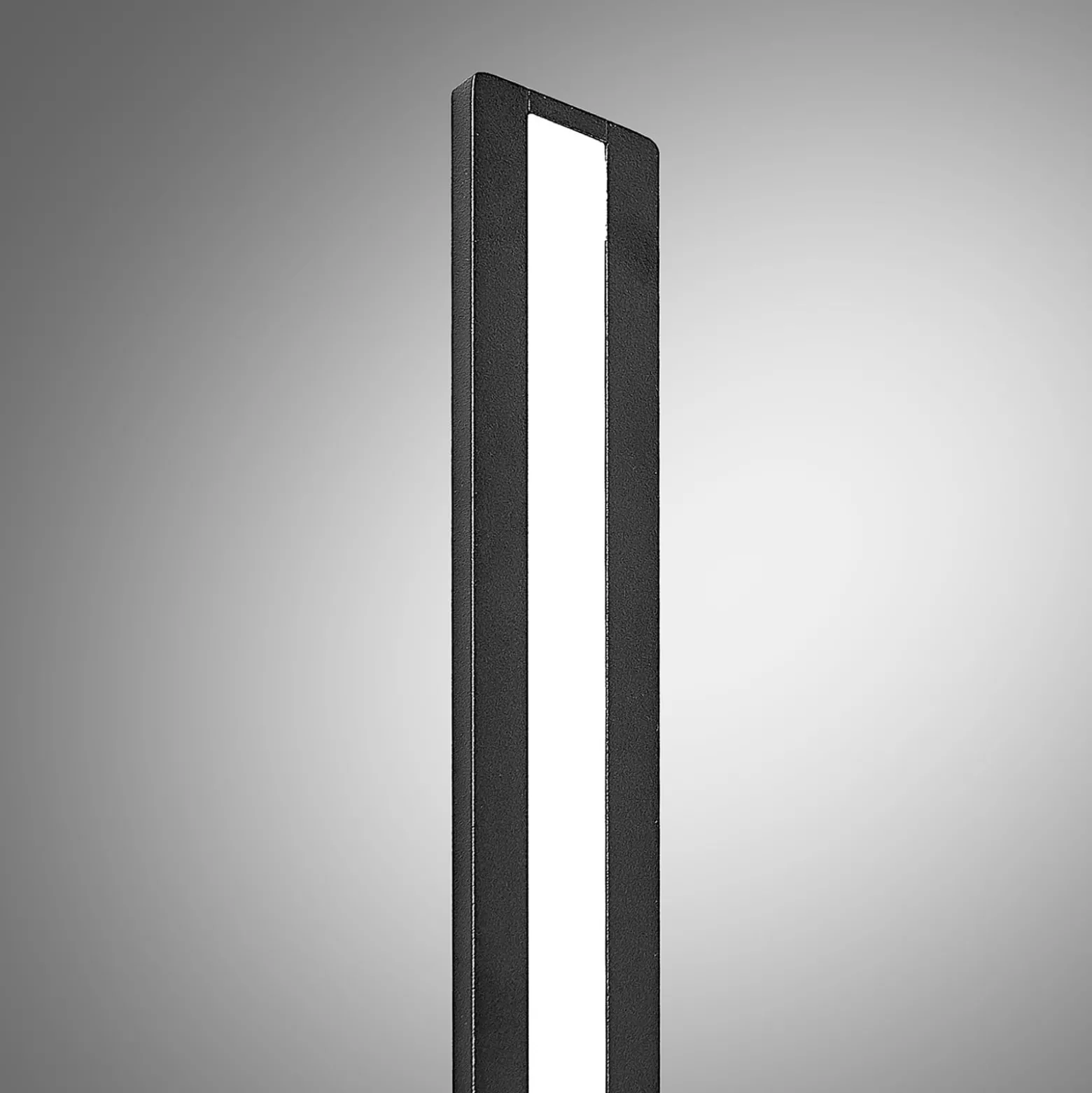 Arcchio Ivano LED-seinävalaisin, 42,5 cm, musta, metallia