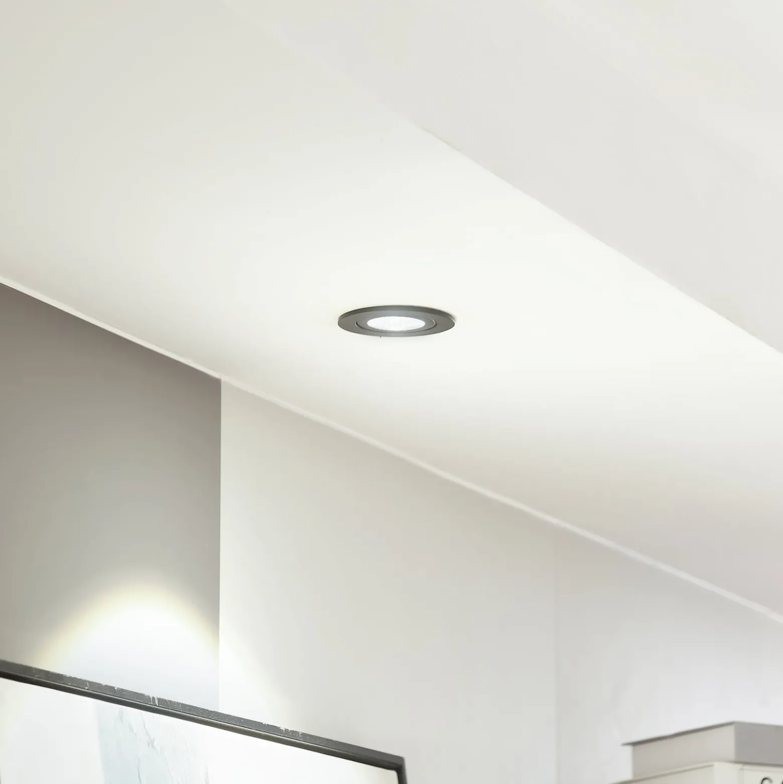 Arcchio LED-alasvalo Jyra, musta, 4000K