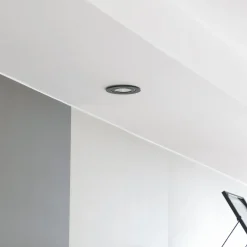 Arcchio LED-alasvalo Jyra, musta, 2700K