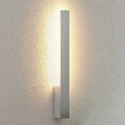 Arcchio LED-seinävalaisin Ivano, korkeus 43 cm, harjattua alumiinia