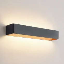 Arcchio LED-seinävalaisin Karam, 53 cm, musta, metalli, ylös/alas