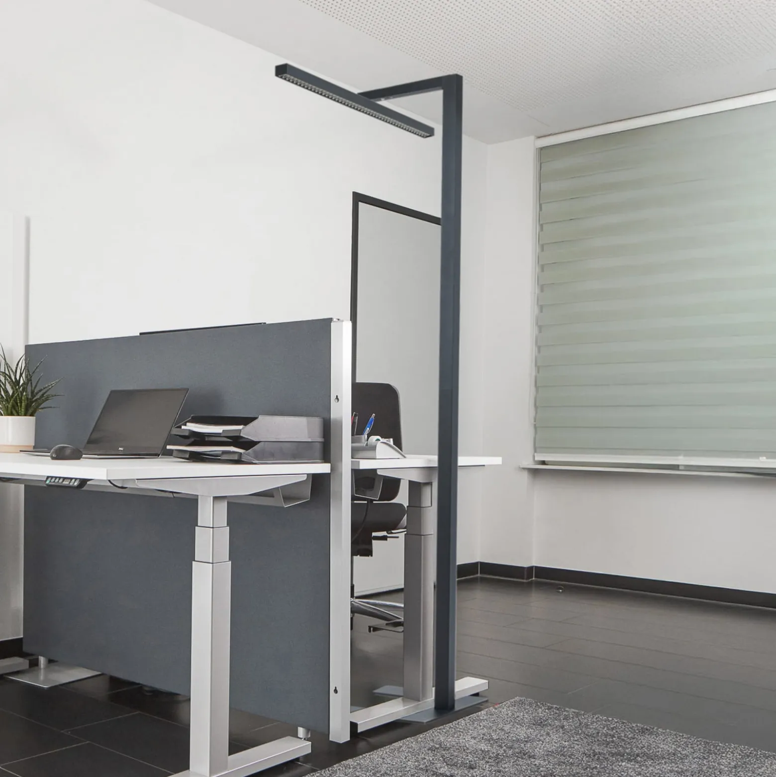 Arcchio LED-toimiston lattiavalaisin Jolinda, T-muoto, musta, 4000 K