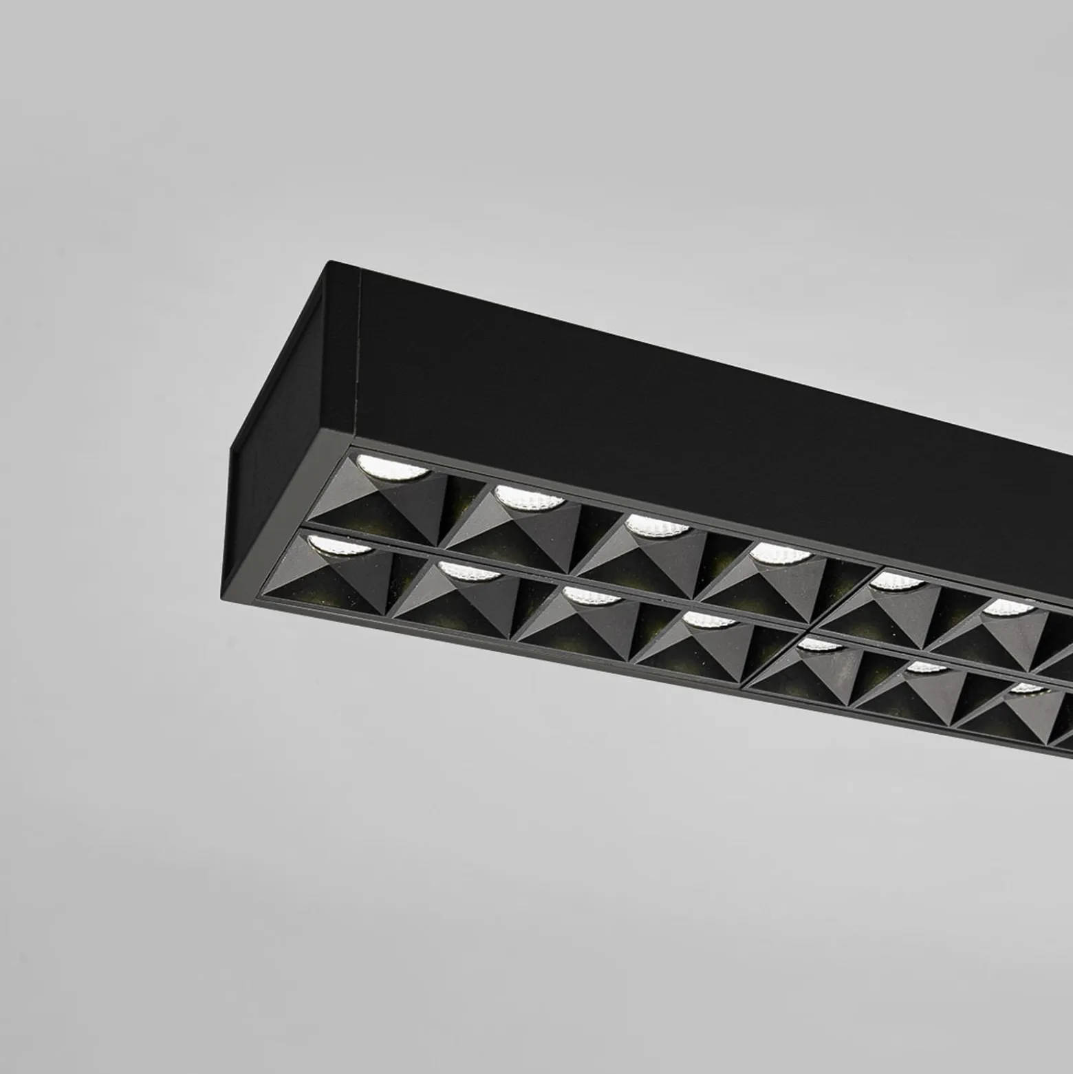 Arcchio LED toimisto-riippuvalaisin Jolinda, musta, 118cm, ylös/alas,