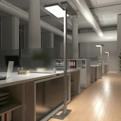 Arcchio LED-toimistovalaisin Aila, hopea, päivänvaloanturi