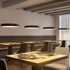 Arcchio Noabelle -LED-riippuvalaisin, musta, 80 cm