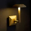 Aura Edge -LED-ulkoseinävalaisin, korkeus 24 cm, antiikkimessinki