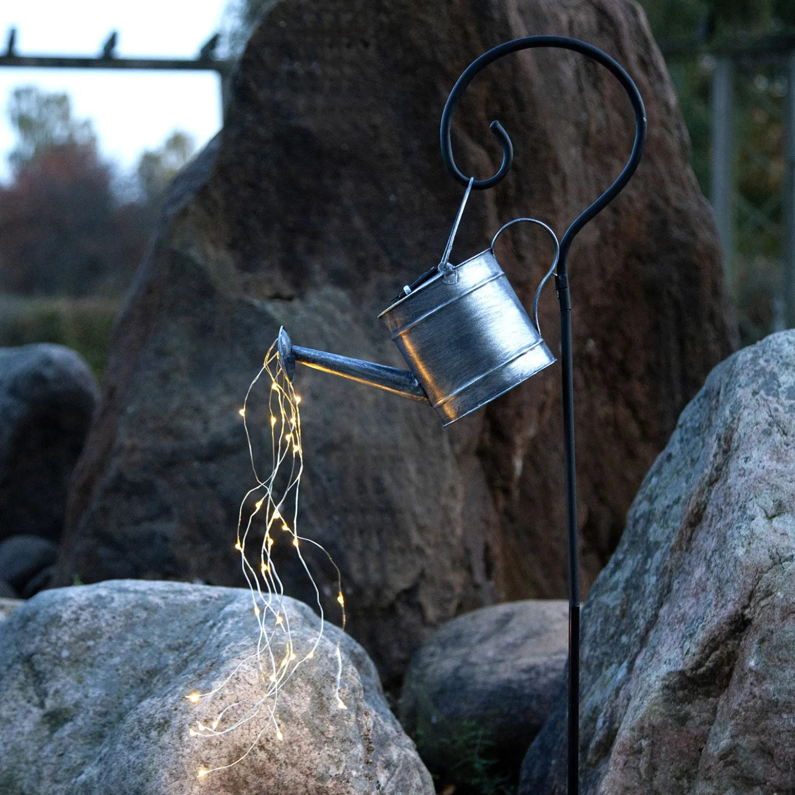 Aurinkokäyttöinen Dew Drop Water Can -LED-valaisin