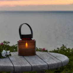 Aurinkokäyttöinen LED-valaisin Aston Jar, korkeus 16 cm, keltainen/ruskea, IP44
