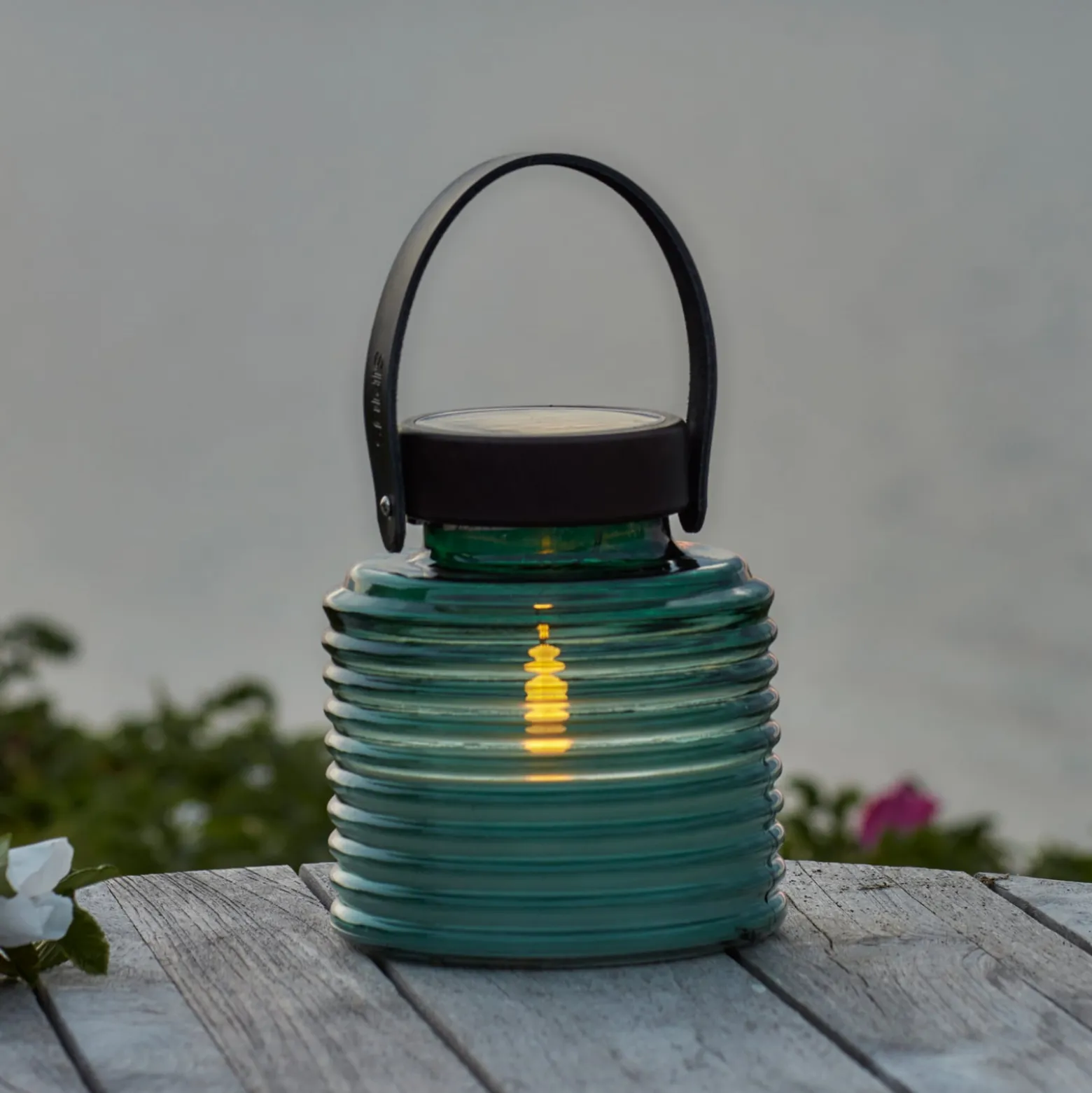 Aurinkokäyttöinen LED-valaisin Aston Jar, korkeus 16 cm, vihreä/ruskea, IP44