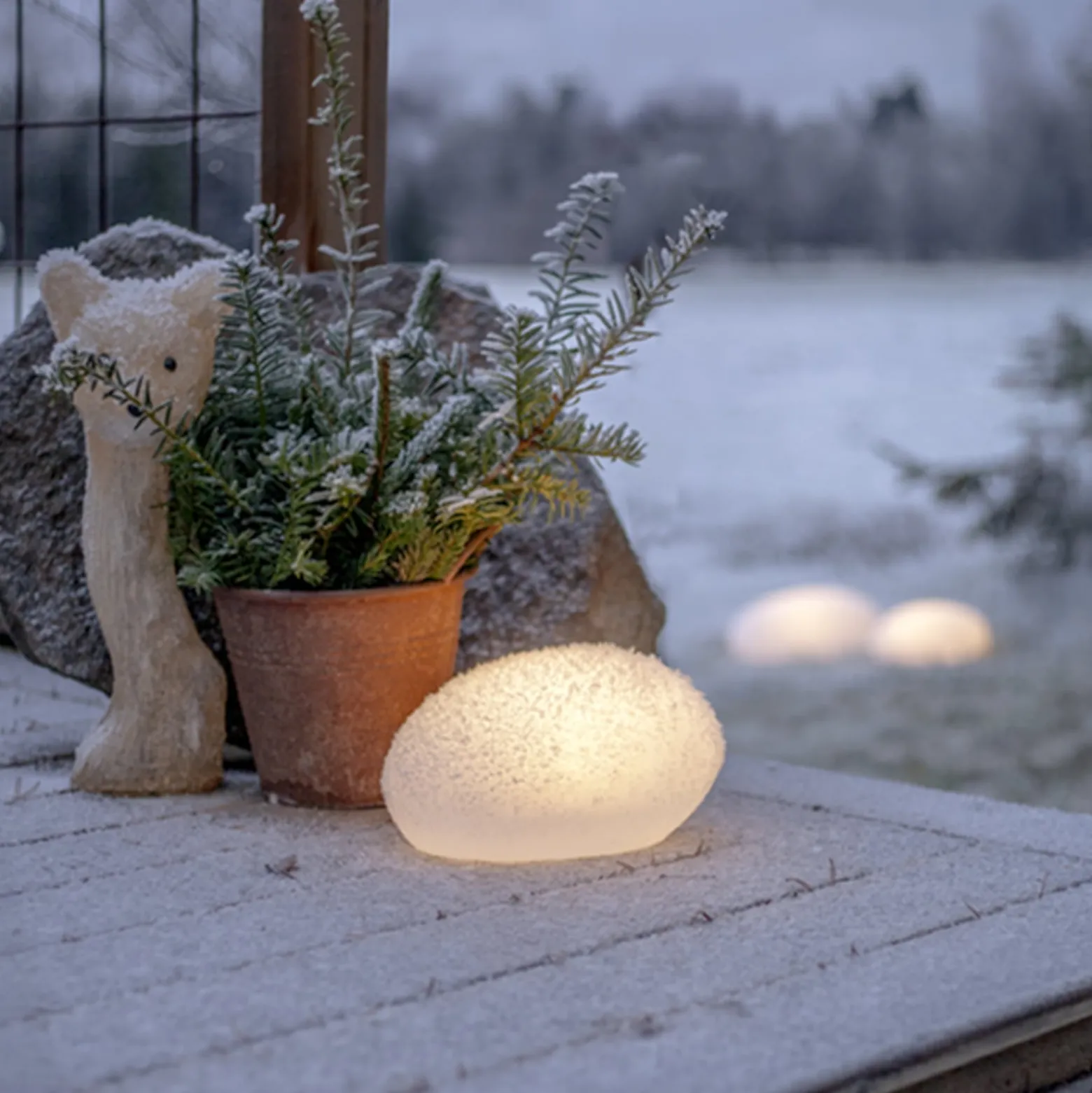 Aurinkokäyttöinen LED-valaisin GLOBY, valkoinen, 24,5 cm, muovi, IP44