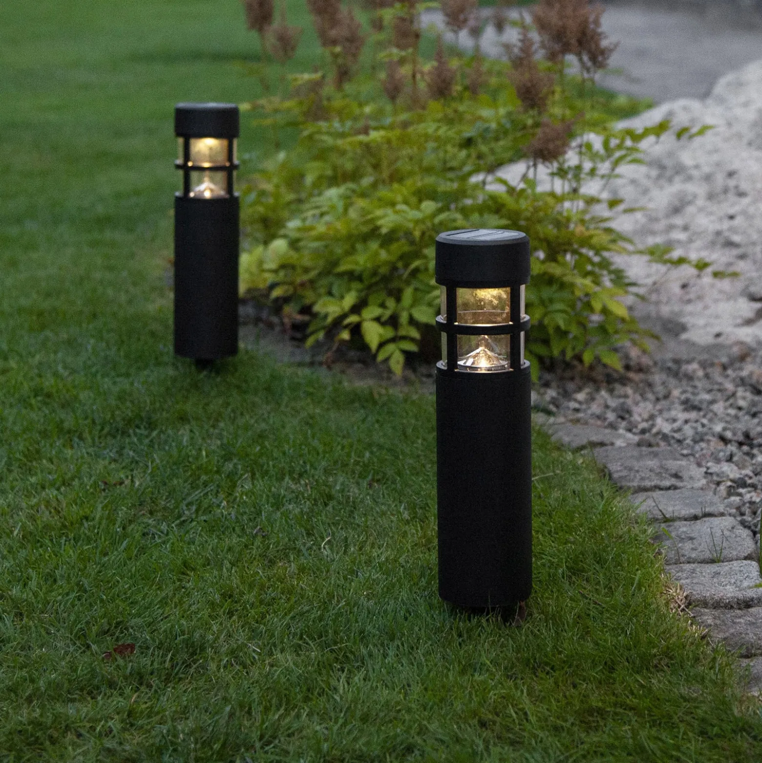 Aurinkokäyttöinen Rundi-LED-pollarivalaisin, 2 kpl