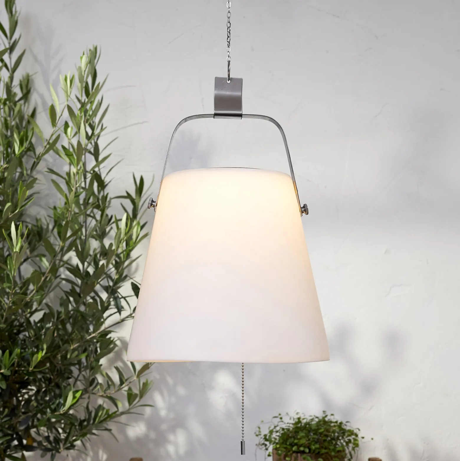 Aurinkokäyttöinen Solia-LED-riippuvalaisin Ø 28 cm