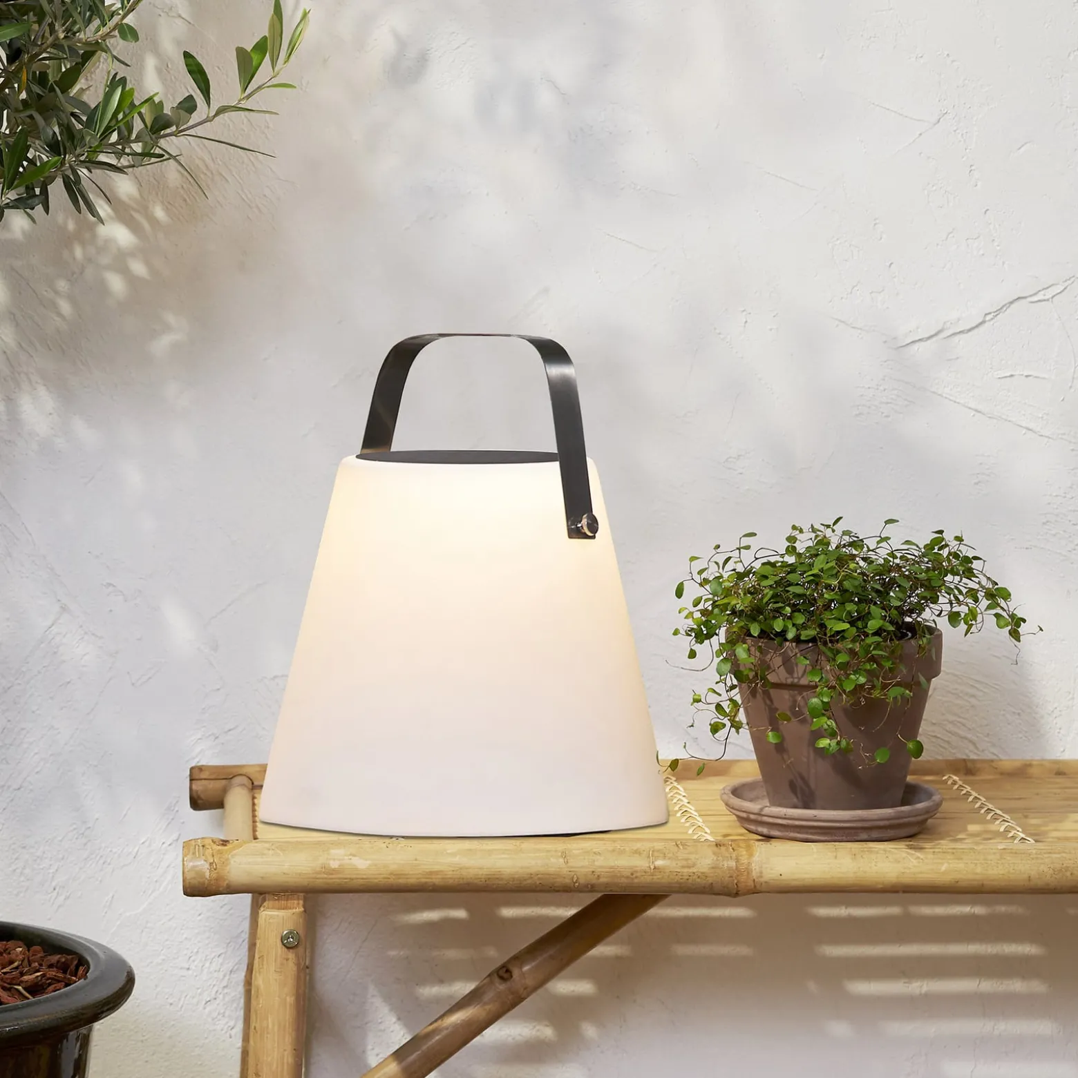 Aurinkokäyttöinen Solia-LED-riippuvalaisin Ø 28 cm
