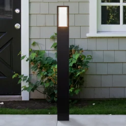 Avenue-pylväsvalaisin, musta, korkeus 73 cm, metallia