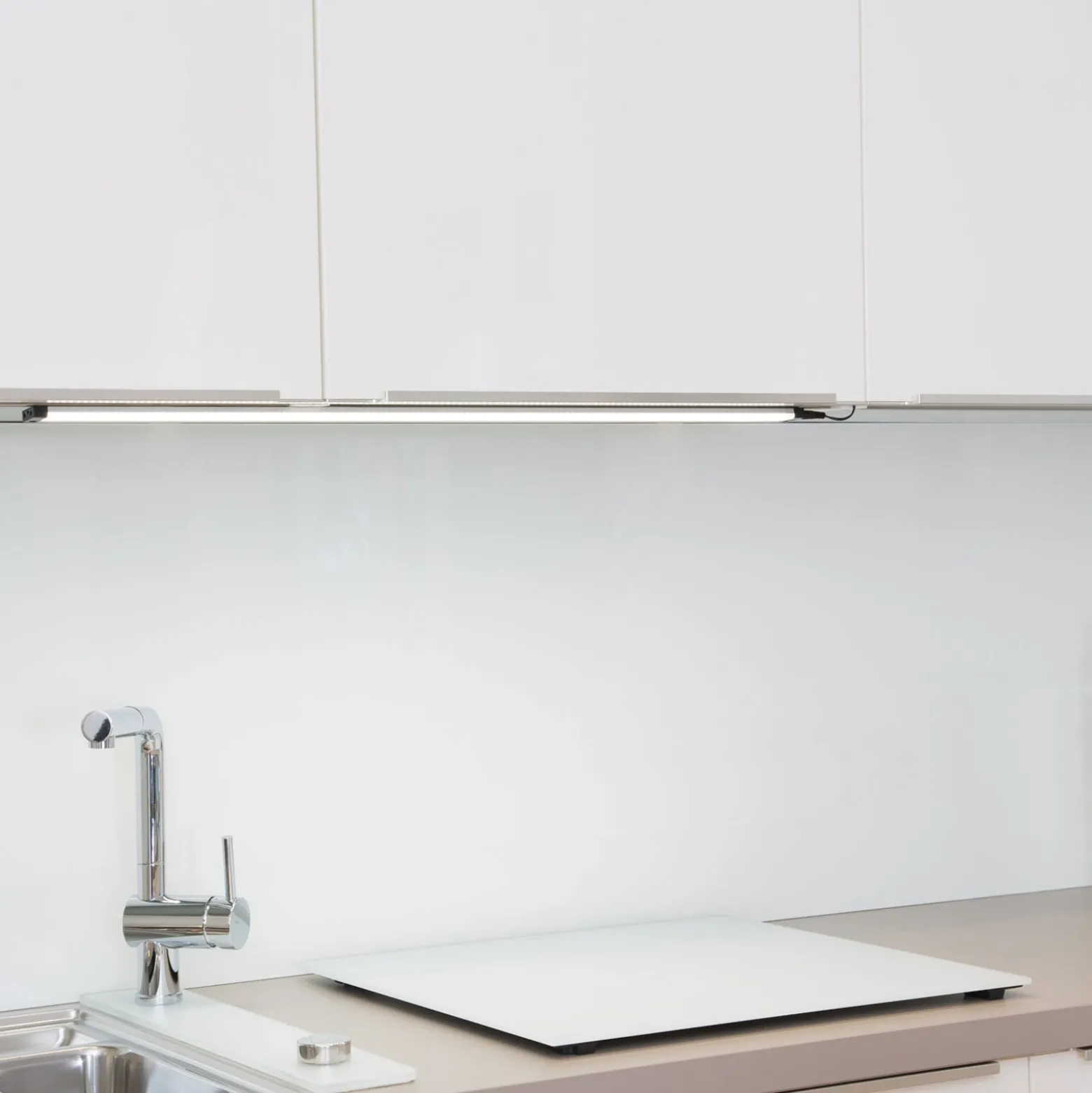Balic Sensor LED-kalustevalaisin, 4000 K, pituus 80 cm
