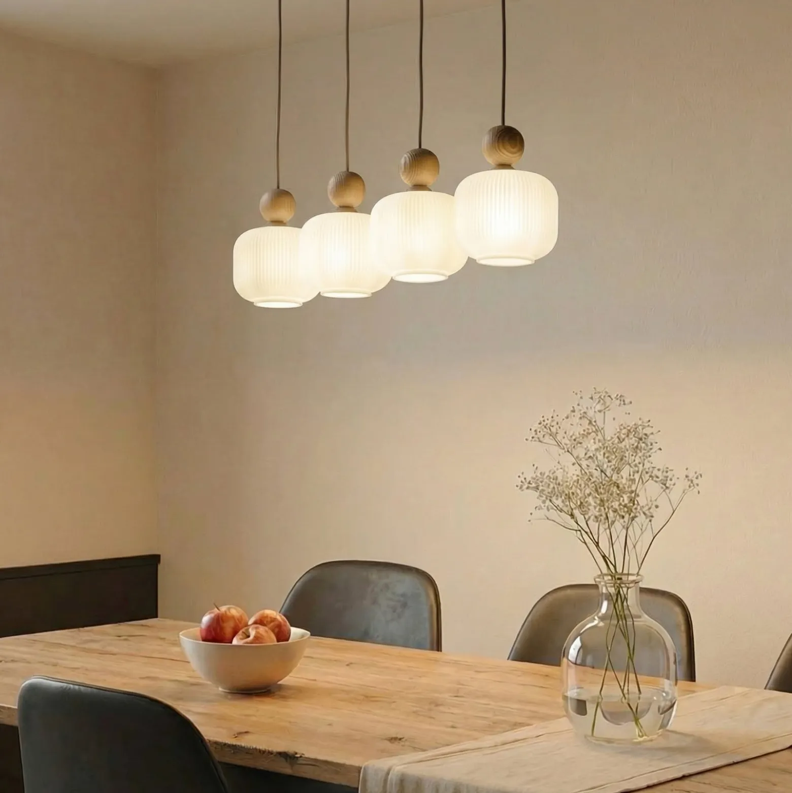 Ballo-riippuvalaisin, 4-lamppuinen, beige, lasi, pituus 80 cm