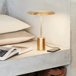 Beacon LED-pöytävalaisin Smith pronssinvärinen metalli USB-portti
