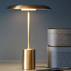 Beacon LED-pöytävalaisin Smith pronssinvärinen metalli USB-portti