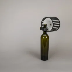 Bottle LED-ladattava pöytävalaisin, musta, alumiini, IP54, himmennin,