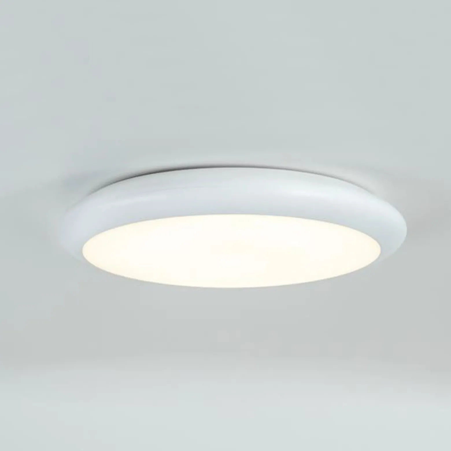 BRUMBERG Gavan LED-kattovalaisin, IP65, valkoinen Ø32cm