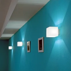 Casablanca Cube - häikäisysuojattu seinävalaisin