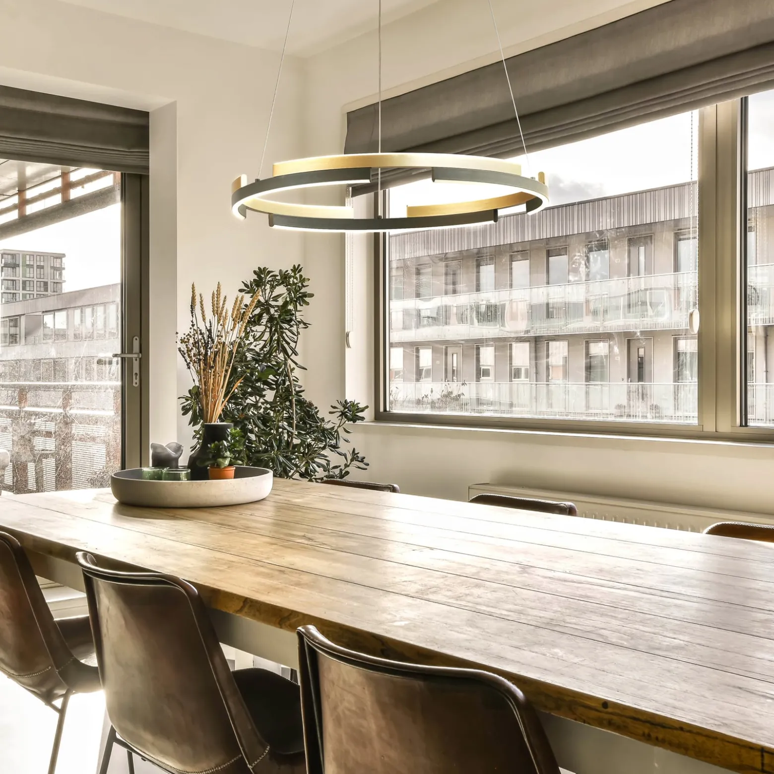 Circly LED-riippuvalaisin, metalli, kaukosäädin, CCT, himmennettävä