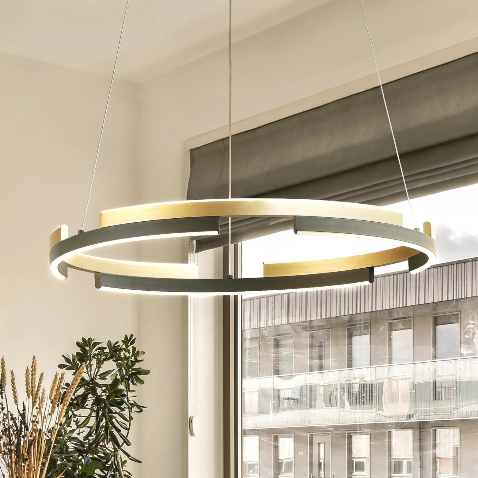 Circly LED-riippuvalaisin, metalli, kaukosäädin, CCT, himmennettävä