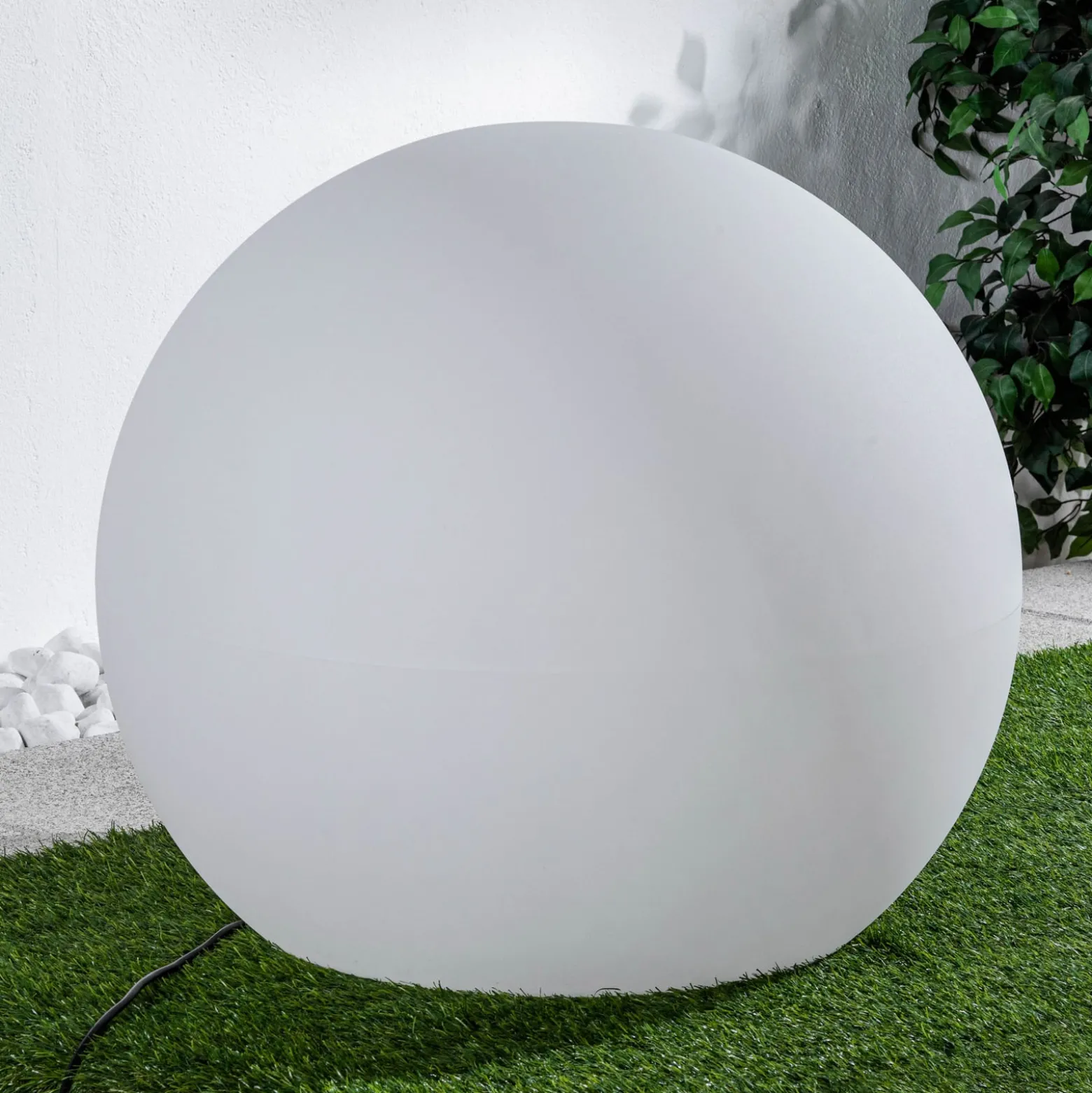 Cumulus XL -pallovalaisin, halkaisija 80 cm, valkoinen, muovi, IP44, E27