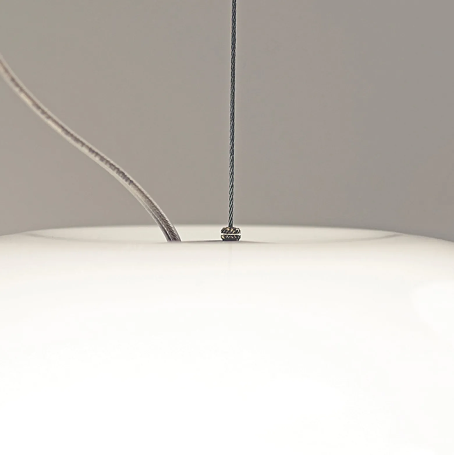 Design-riippuvalaisin AIH 28 cm kiiltävänvalkoinen