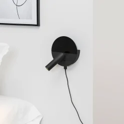 Duas-LED-seinävalo USB-latausliitännällä, musta