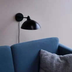 Dyberg Larsen Futura-seinälamppu, musta, 40 W, kaapeli, metalli