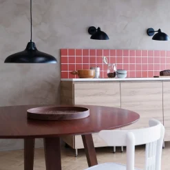 Dyberg Larsen Futura-seinälamppu, musta, 40 W, kaapeli, metalli