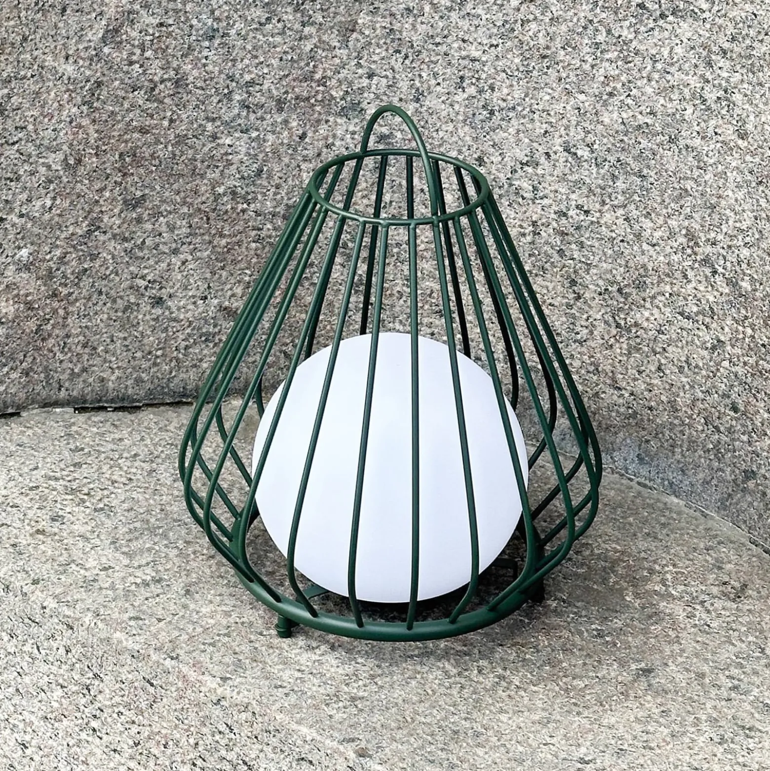 Dyberg Larsen LED-akkukäyttöinen pöytälamppu Evesham, korkeus 38 cm