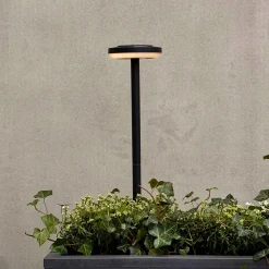 Dyberg Larsen LED-aurinkokäyttöinen pylväsvalaisin Otera 50 cm, maakiinnike,
