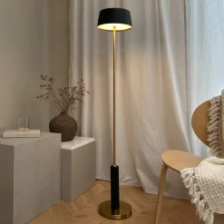 Dyberg Larsen LED-lattiavalaisin Yoyo, musta, korkeus 125 cm