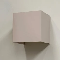 Dyberg Larsen LED-seinävalaisin Venus, beige, leveys 10 cm