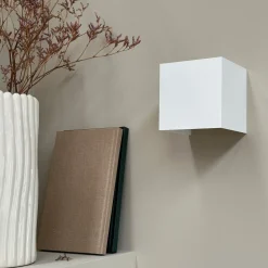 Dyberg Larsen LED-seinävalaisin Venus, valkoinen, leveys 10 cm