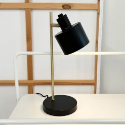 Dyberg Larsen Ocean -pöytävalaisin, musta/messinki, 43 cm