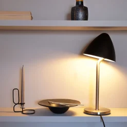 Dyberg Larsen pöytälamppu Oulu, musta/teräs, korkeus 47 cm