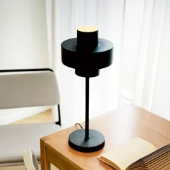 Dyberg Larsen pöytävalaisin Stoke, musta, korkeus 49,5 cm