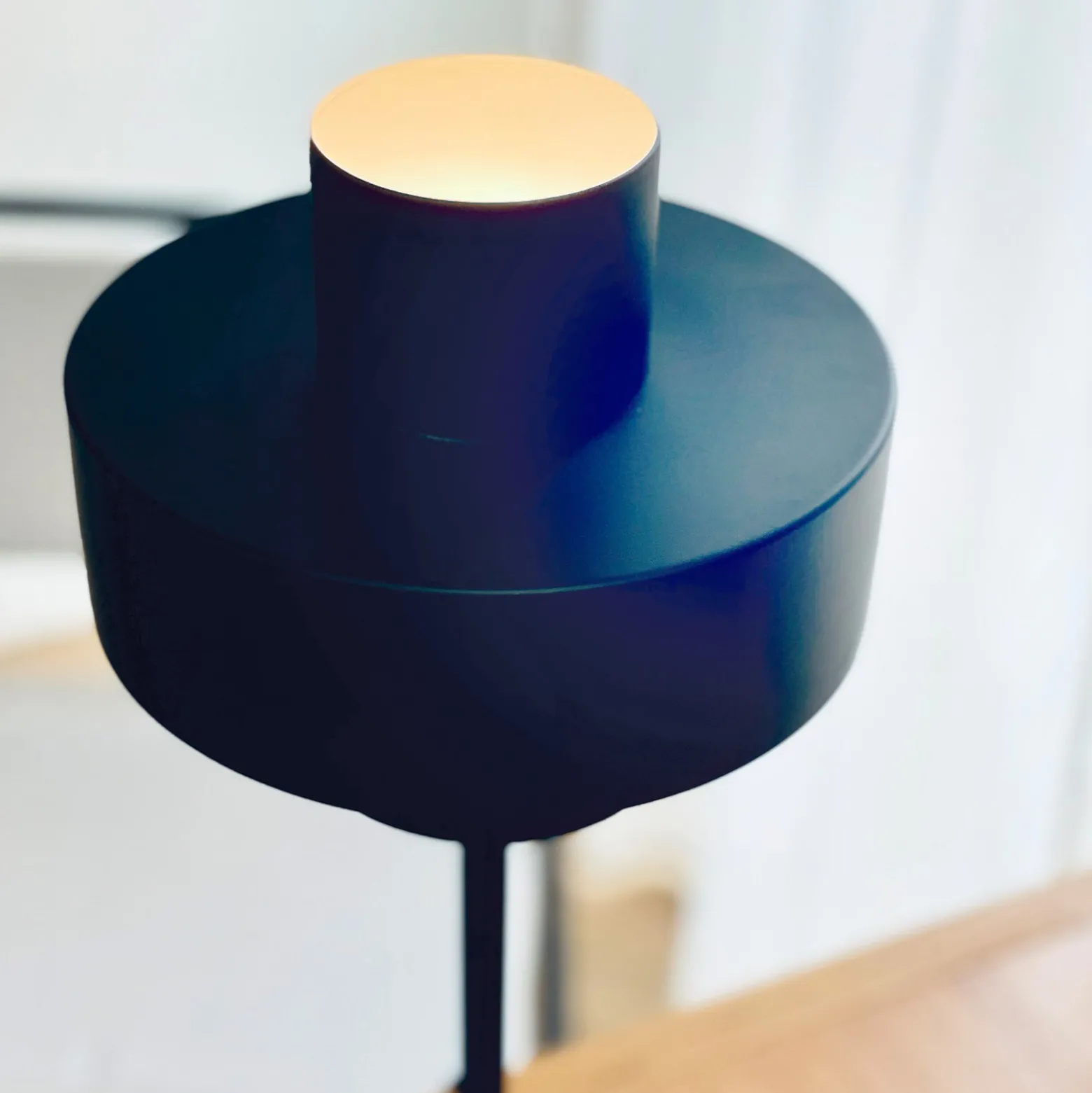 Dyberg Larsen pöytävalaisin Stoke, musta, korkeus 49,5 cm