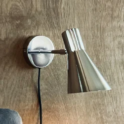 Dyberg Larsen seinävalaisin DL12, kromi, kaapeli, E27, metalli