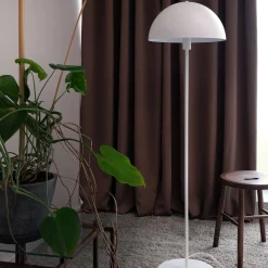 Dyberg Larsen Stockholm -lattiavalaisin valkoinen