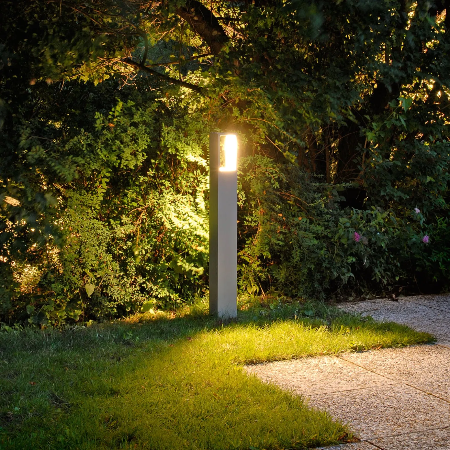 Egger DLS LED-polkujen valaisin Webster, korkeus 90 cm