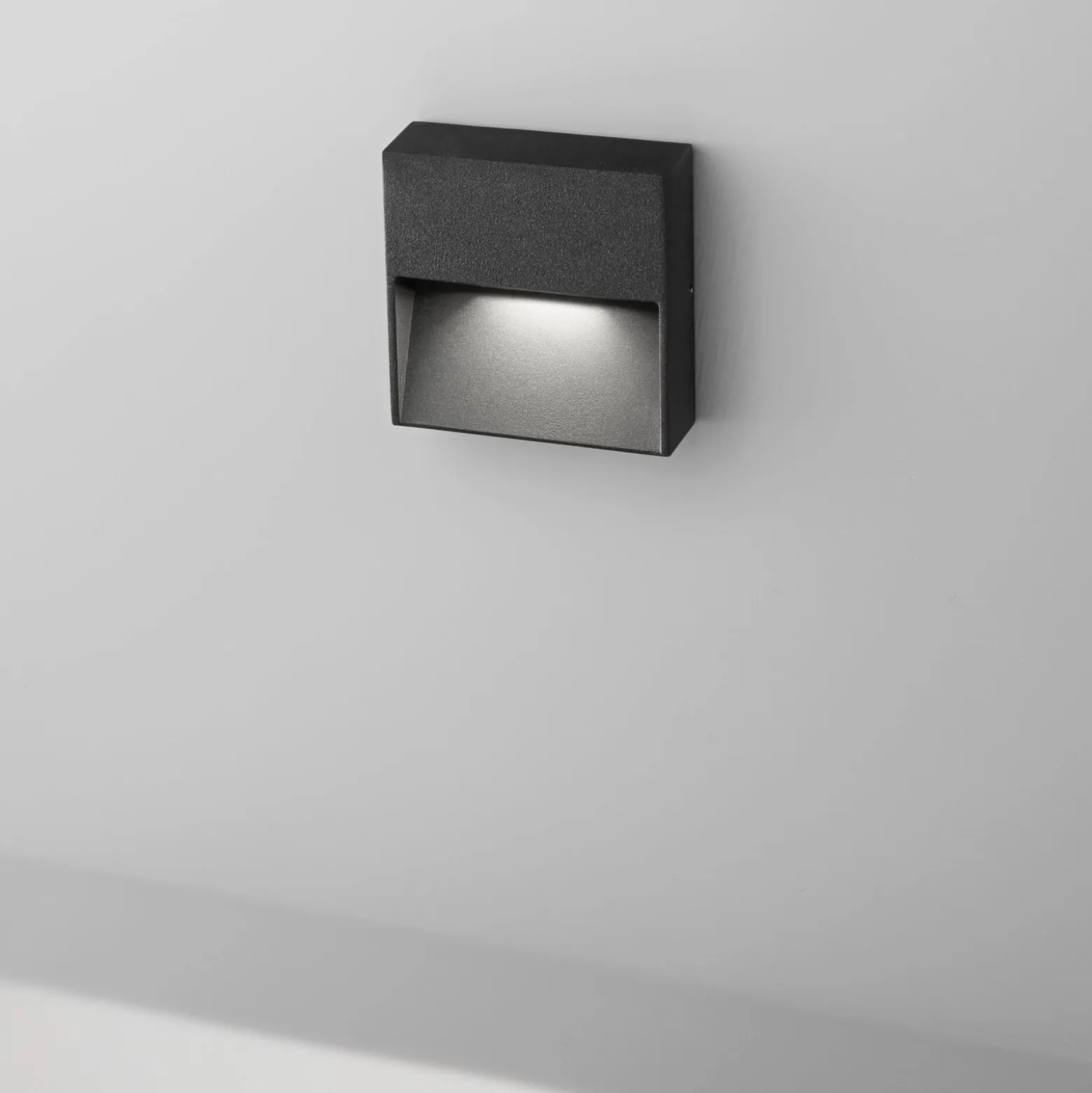 Egger DLS ulkoseinävalaisin Vigo Q musta 11x11 cm alumiini 3000 K 3,000 K